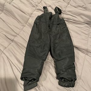 Snowpants. 12 months
